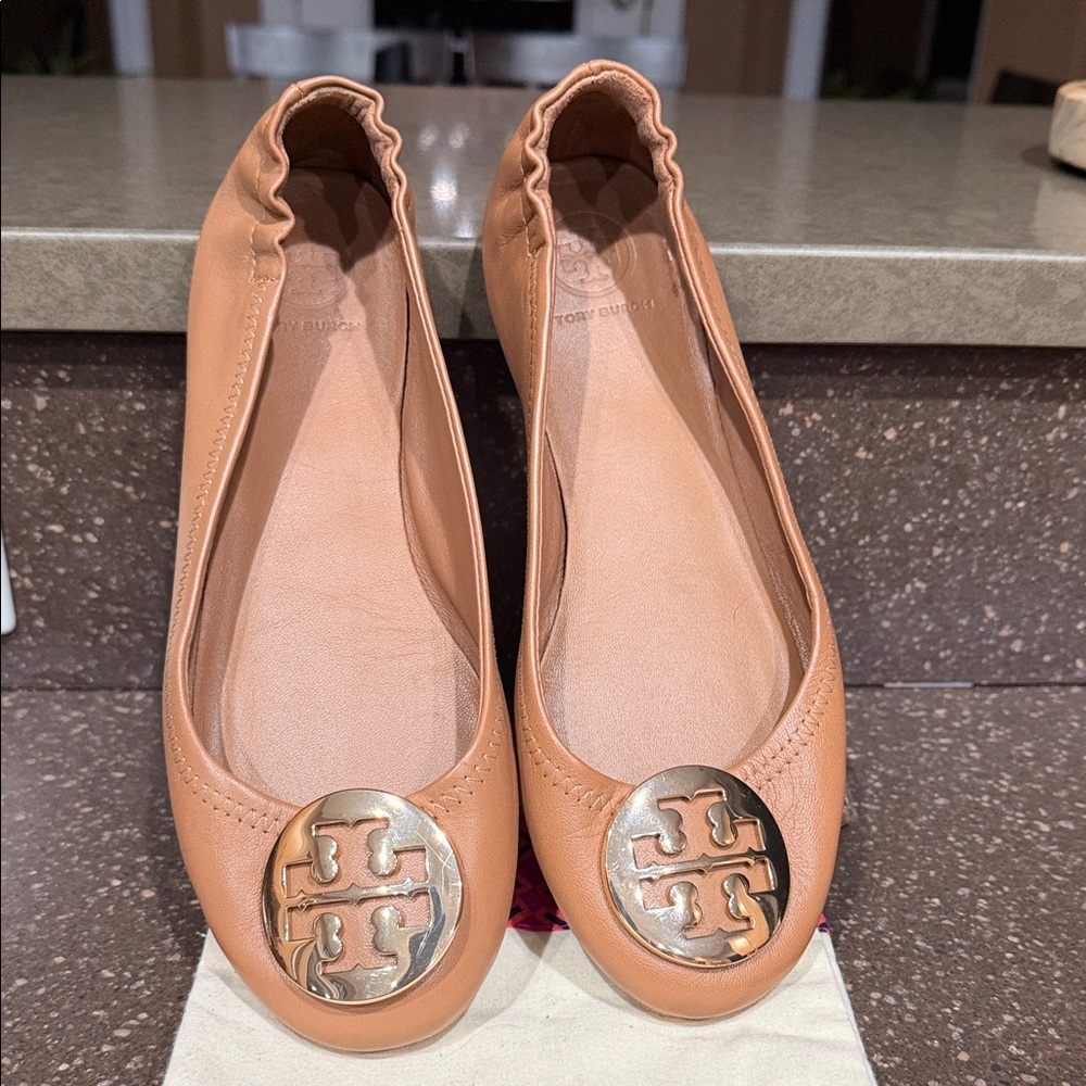 Tory Burch Minnie 6.5 Camel Leather Flats